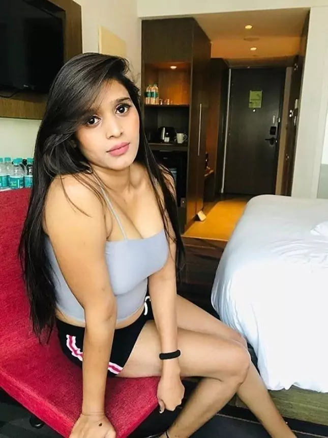 कॉल गर्ल्स सर्विस इंग्लिश बाजार